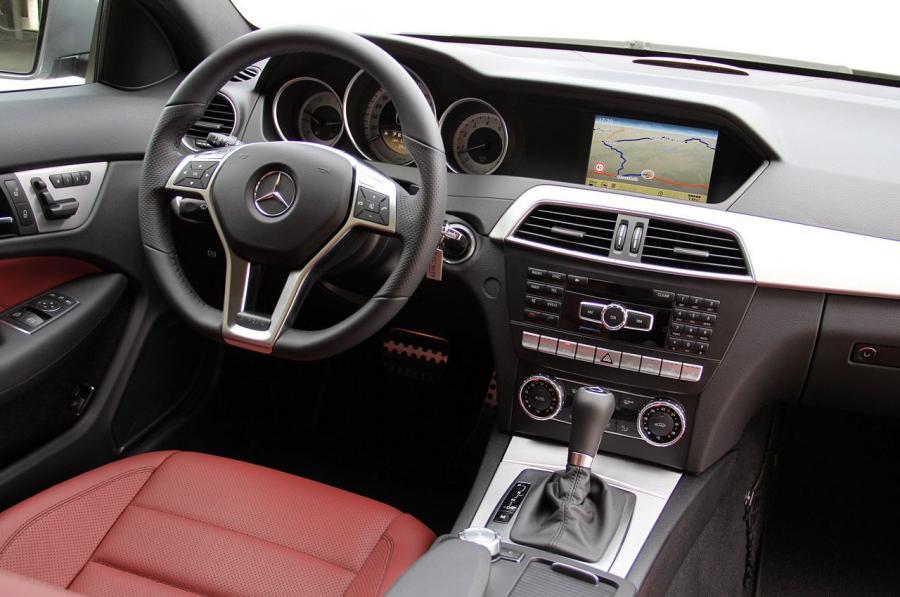  Mercedes-Benz C-Class Coupe 2012 года  (фото 31 из 99)